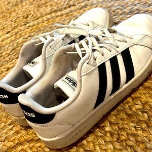 Adidas sport tennis shoe